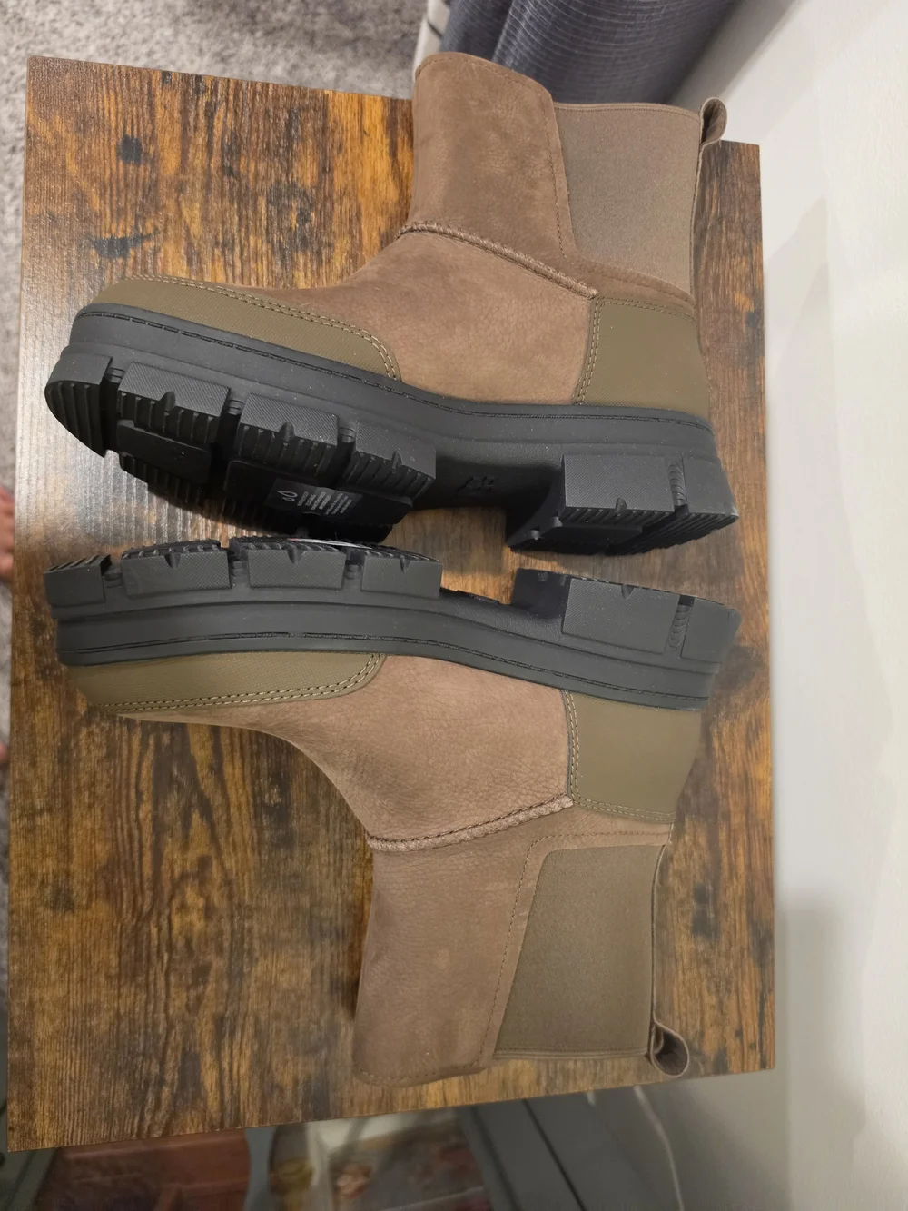 UGG Ashton Weatherized Chelsea Dark Toffee Boots Waterproof--Size-8.5